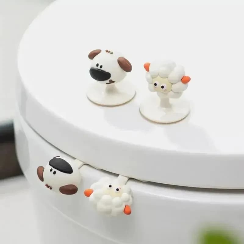 Cartoon Toilet Lid Handle for Airbnb Bathroom | Hygienic STR Accessory